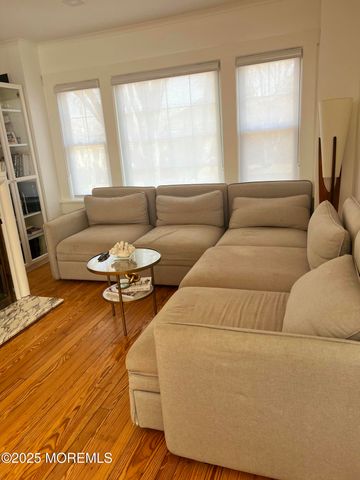 184 Ridgewood Avenue, Oakhurst, NJ 07755