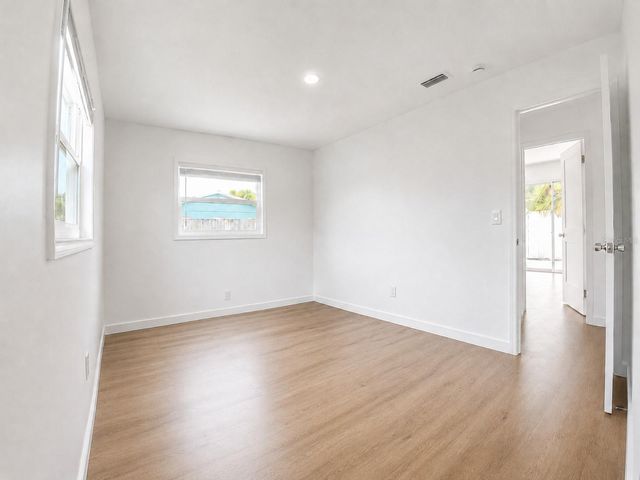 1834 NEW HAMPSHIRE AVENUE NE, St Petersburg, FL 33703