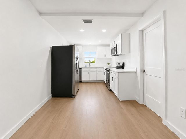 1834 NEW HAMPSHIRE AVENUE NE, St Petersburg, FL 33703