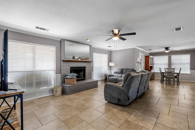 3400 Reeves Street, Haltom City, TX 76117