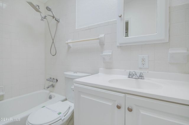 5221 EDMONTON Avenue, El Paso, TX 79924