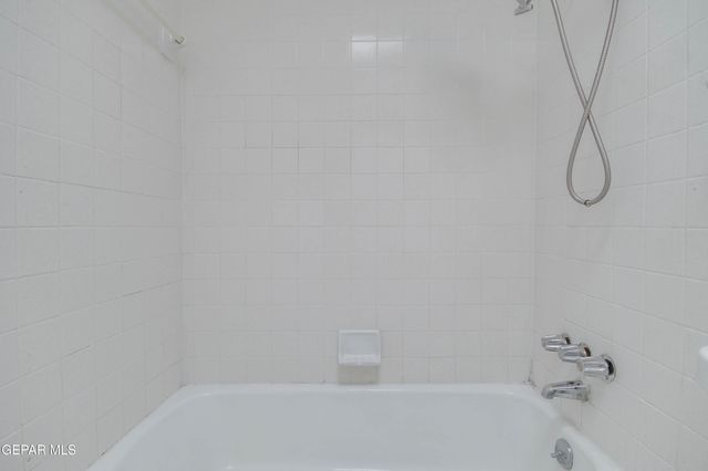 5221 EDMONTON Avenue, El Paso, TX 79924