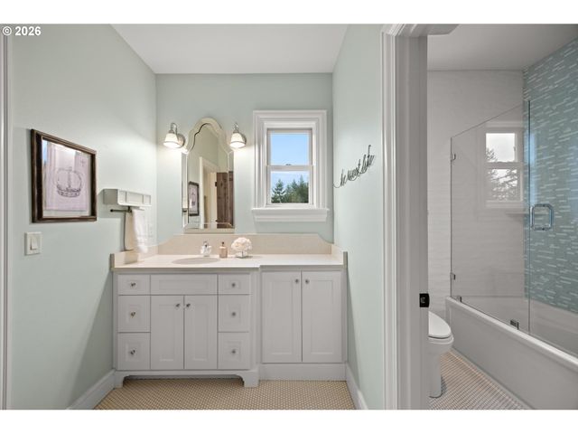 1303 Nw OSTENSON CANYON Rd, Camas, WA 98607