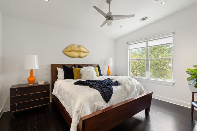 2105 Goodrich Ave 2, Austin, TX 78704