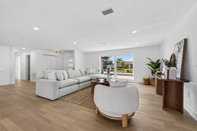 4426 43RD STREET S, St Petersburg, FL 33702