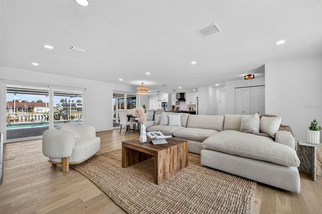 4426 43RD STREET S, St Petersburg, FL 33702