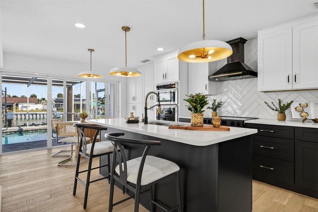 4426 43RD STREET S, St Petersburg, FL 33702