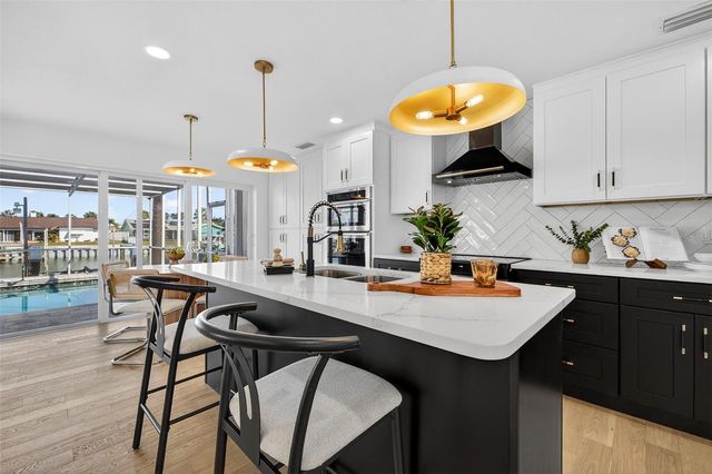 4426 43RD STREET S, St Petersburg, FL 33702