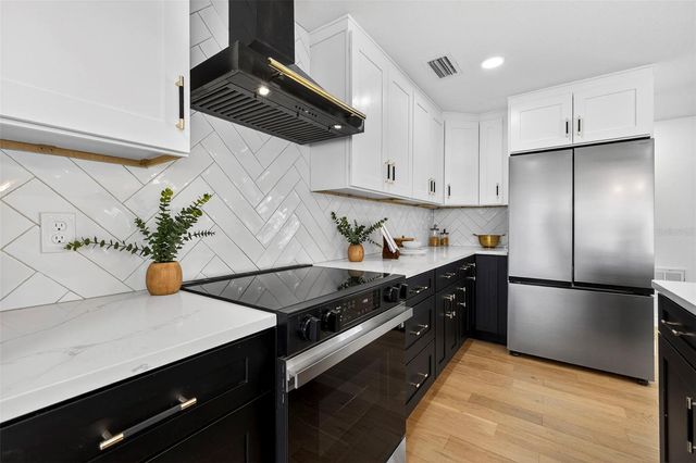 4426 43RD STREET S, St Petersburg, FL 33702