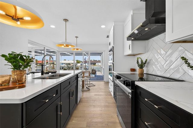 4426 43RD STREET S, St Petersburg, FL 33702