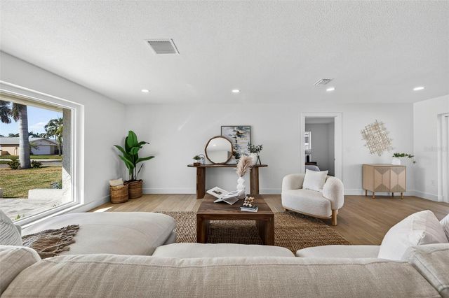 4426 43RD STREET S, St Petersburg, FL 33702