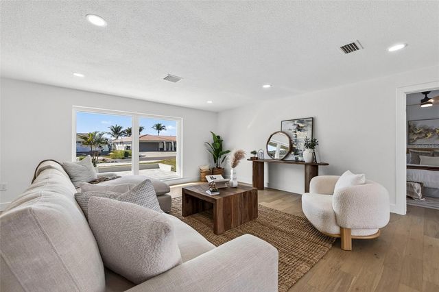 4426 43RD STREET S, St Petersburg, FL 33702