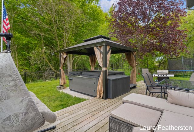 10451 Pine Island Drive Ne, Algoma Twp, MI 49345