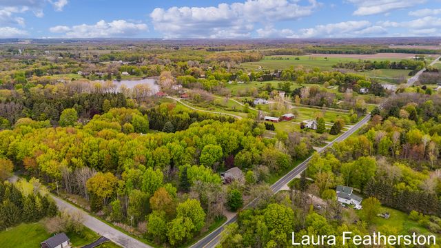 10451 Pine Island Drive Ne, Algoma Twp, MI 49345