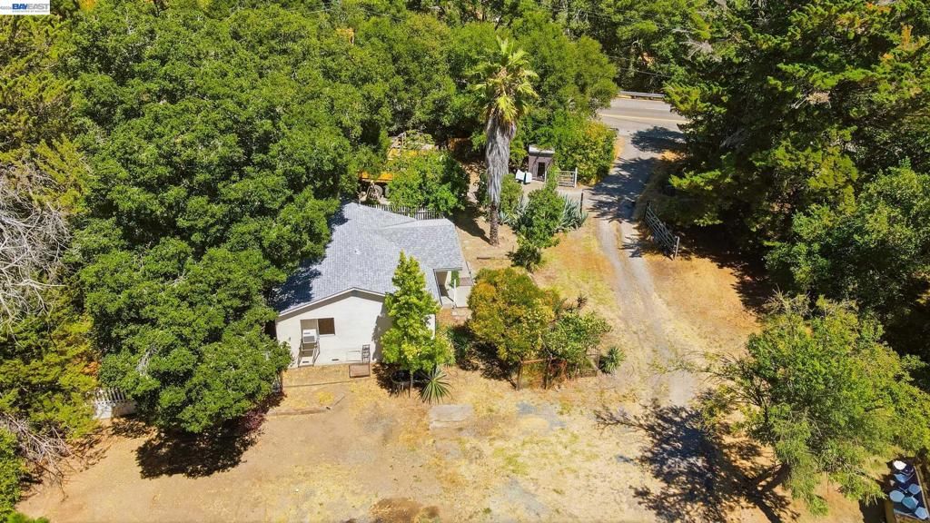 Image 33 of property listing at 10160 Crow Canyon Rd, Castro Valley, CA 94552
