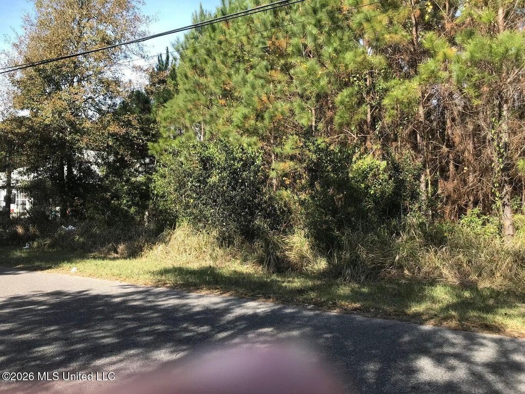 8716 Barnacle Boulevard, Ocean Springs, MS 39564