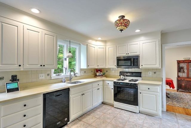1 Greenwood Dr, Millis, MA 02054