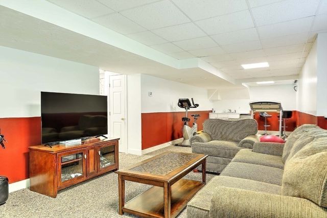 1 Greenwood Dr, Millis, MA 02054
