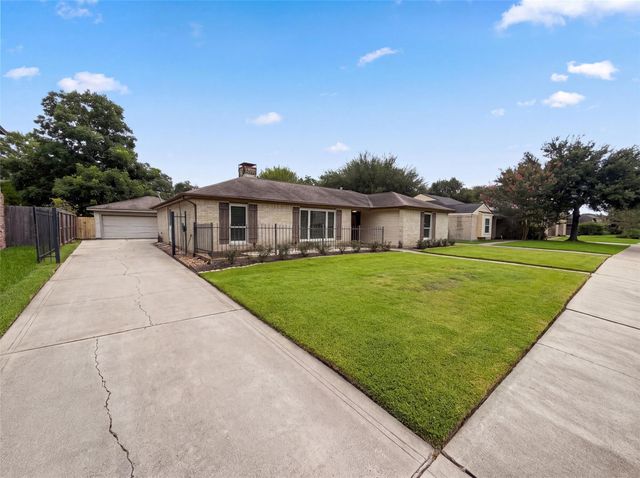 14923 Aspen Hills Drive, Houston, TX 77062
