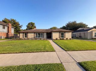 14923 Aspen Hills Drive, Houston, TX 77062