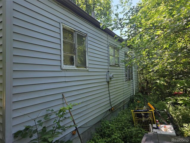 5555 Neff Avenue, Detroit, MI 48224
