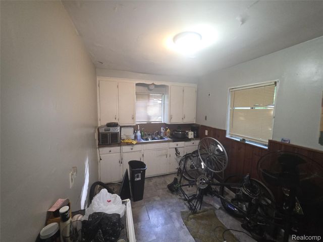 5555 Neff Avenue, Detroit, MI 48224
