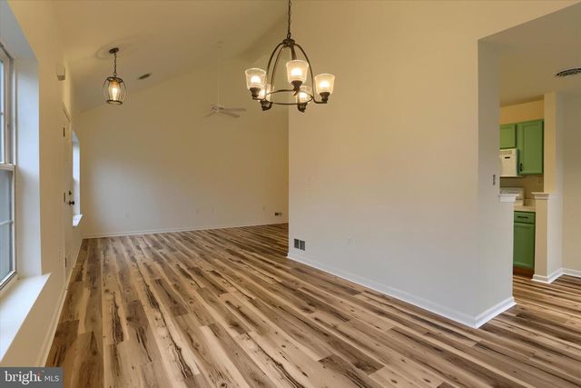 87 COURTYARD DR, Carlisle, PA 17013