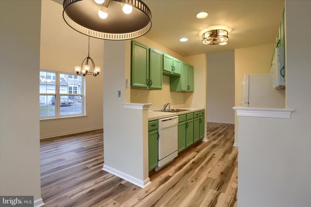 87 COURTYARD DR, Carlisle, PA 17013