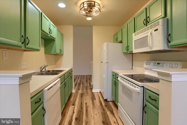 87 COURTYARD DR, Carlisle, PA 17013