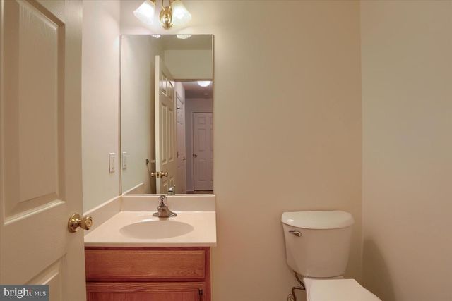 87 COURTYARD DR, Carlisle, PA 17013