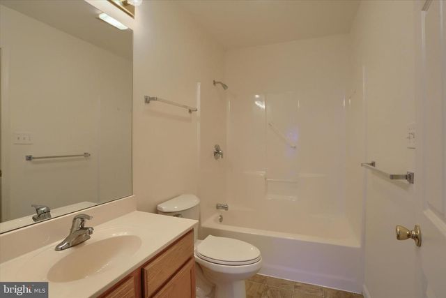 87 COURTYARD DR, Carlisle, PA 17013