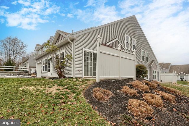 87 COURTYARD DR, Carlisle, PA 17013