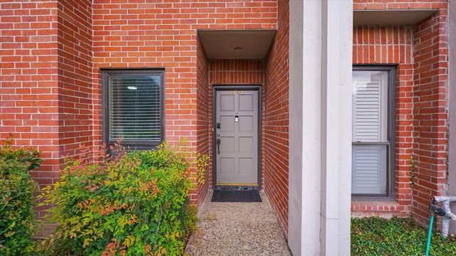 2608 Bering Drive 2608, Houston, TX 77057