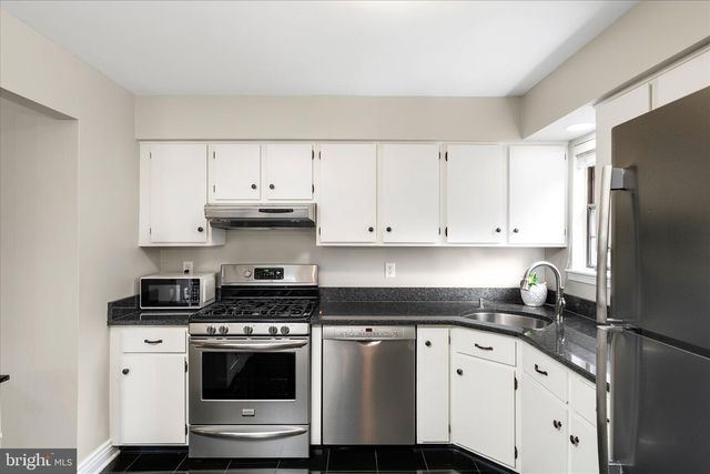 48 WYNDHAM PL, Robbinsville, NJ 08691