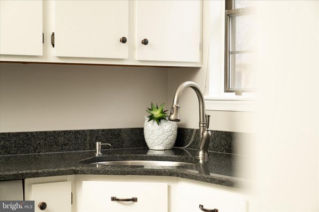 48 WYNDHAM PL, Robbinsville, NJ 08691