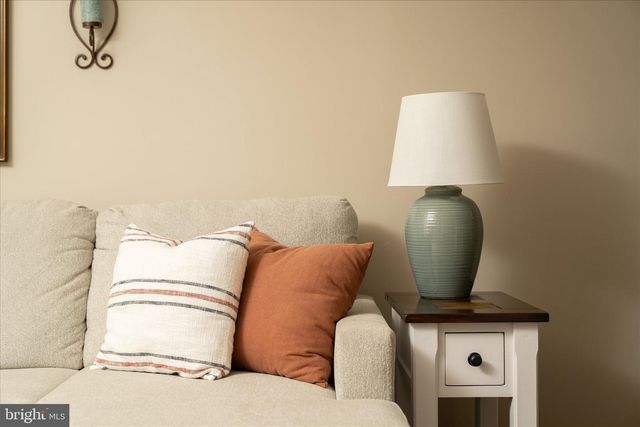 48 WYNDHAM PL, Robbinsville, NJ 08691