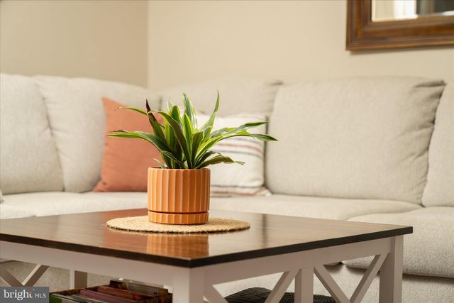 48 WYNDHAM PL, Robbinsville, NJ 08691