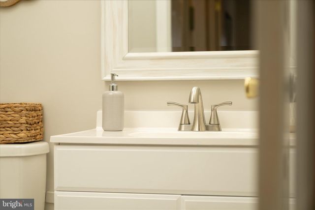 48 WYNDHAM PL, Robbinsville, NJ 08691