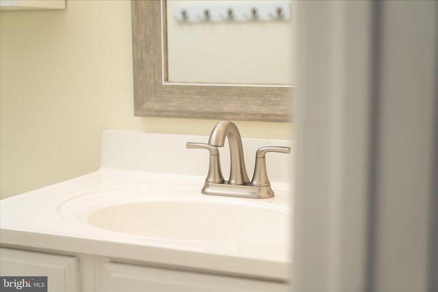 48 WYNDHAM PL, Robbinsville, NJ 08691