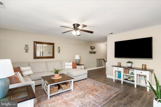 48 WYNDHAM PL, Robbinsville, NJ 08691