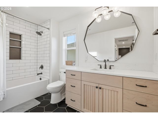 4114 ILLAHE RIVER Ct S, Salem, OR 97302