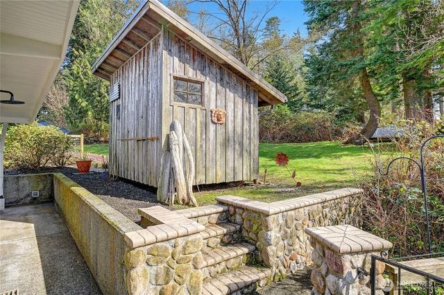 303 Arrowhead Point Lane, Camano Island, WA 98282