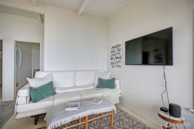 303 Arrowhead Point Lane, Camano Island, WA 98282