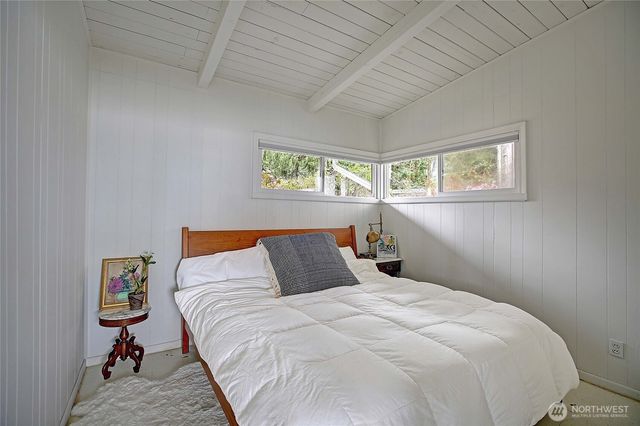 303 Arrowhead Point Lane, Camano Island, WA 98282