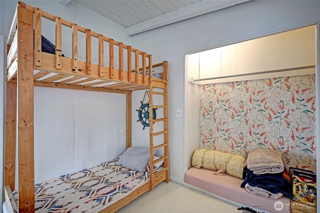 303 Arrowhead Point Lane, Camano Island, WA 98282