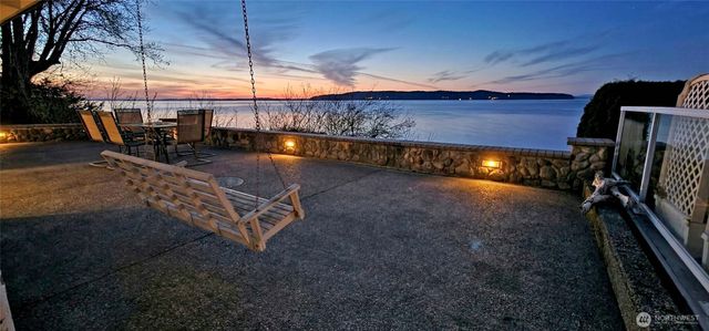 303 Arrowhead Point Lane, Camano Island, WA 98282