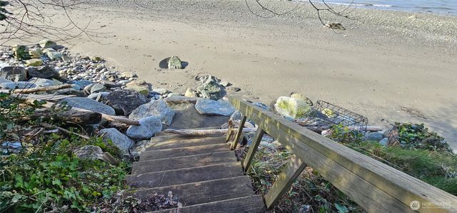 303 Arrowhead Point Lane, Camano Island, WA 98282