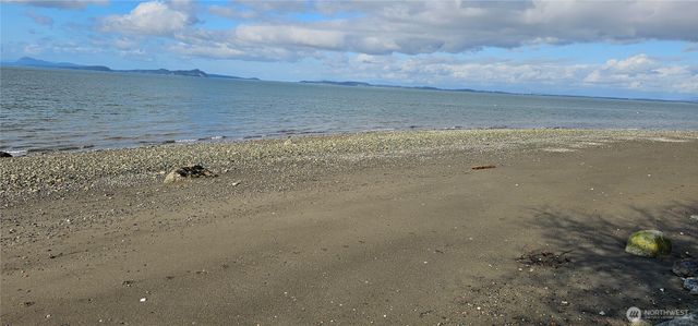 303 Arrowhead Point Lane, Camano Island, WA 98282