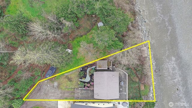 303 Arrowhead Point Lane, Camano Island, WA 98282