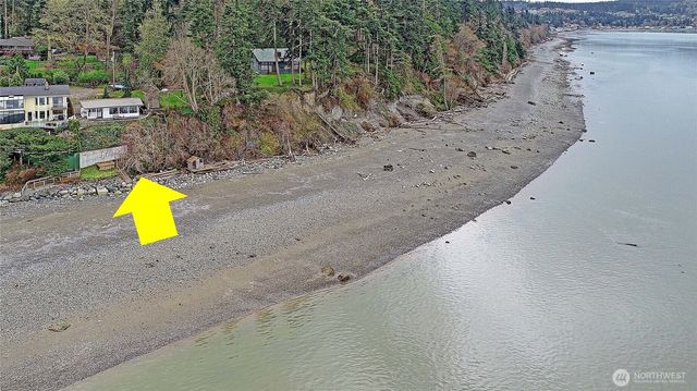 303 Arrowhead Point Lane, Camano Island, WA 98282